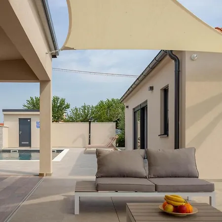 Amazing Ani With Pool & Whirpool Near The - Wiibuk Villa Pula