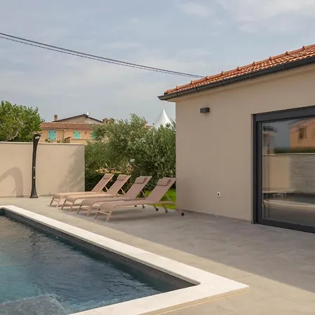 Villa Amazing Ani With Pool & Whirpool Near The - Wiibuk